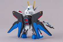 Load image into Gallery viewer, SD Gundam Strike Freedom EX STD 006 Model Kit