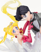 Load image into Gallery viewer, Sailor Moon: Usagi &amp; Tuxedo Mask (Moonlight Glow Edition Ver.) FiguartsZERO Chouette Statue