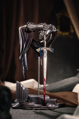 Reverse 1999: A Knight LIMEPIE Statue