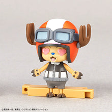 Load image into Gallery viewer, One Piece: Chopper Robo Super No. 4 &amp; 5 (Kung Fu Tracer &amp; Walk Hopper) Model Kit