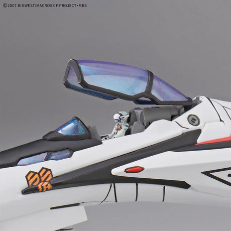 HG VF-25F Messiah Valkyrie (Alto Saotome's) 1/100 Model Kit