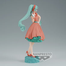 Load image into Gallery viewer, Hatsune Miku World Journey Vol 1  Hatsune Miku Figurine Banpresto