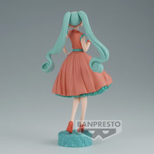 Load image into Gallery viewer, Hatsune Miku World Journey Vol 1  Hatsune Miku Figurine Banpresto