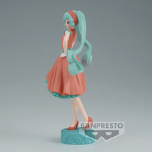 Load image into Gallery viewer, Hatsune Miku World Journey Vol 1  Hatsune Miku Figurine Banpresto