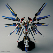 Load image into Gallery viewer, MGEX Strike Freedom Gundam (Gundam Seed Destiny) 1/100 Model Kit