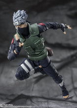 Load image into Gallery viewer, Naruto Shippuden Kakashi Hatake The Roaring Hero of Sharingan S.H.Figuarts