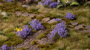 Gamers grasen violette Blumen