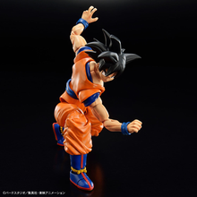 Ladda in bilden i Gallery viewer, Dragon Ball Z Figure-Rise Son Goku (New Spec Ver) Model Kit